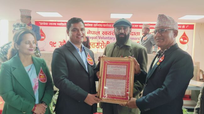 प्रेम लम्सालद्वारा ७२ पटक रक्तदान, कयौंको बचाए ज्यान